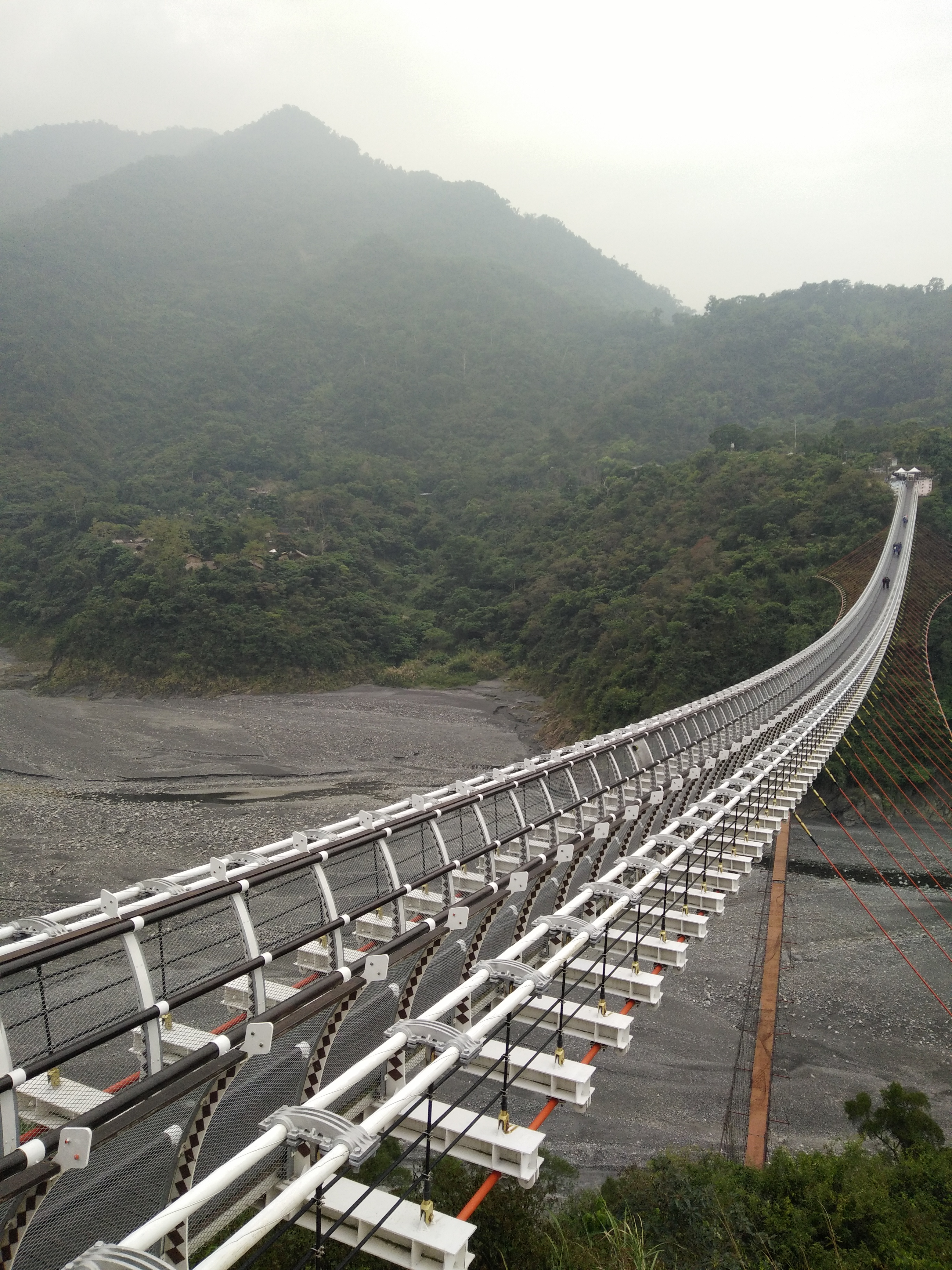 山川琉璃吊橋